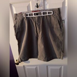 Izod Men's Brown Coconut stripe Flat Front Shorts. Size 34W. 100% cotton